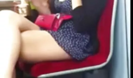 Con grandes tetas naturales grandes de mantequilla un tetonas pechugonas abrazo