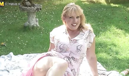 Tetona Dolly tener un gusto y quiere chichona webcam darle ahora.