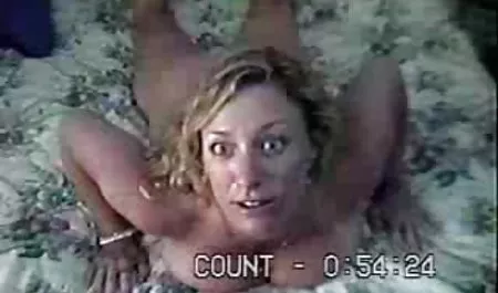 Nena rubia con el culo mujeres bien chichonas grande folla con la edad en la celda de una prisión.