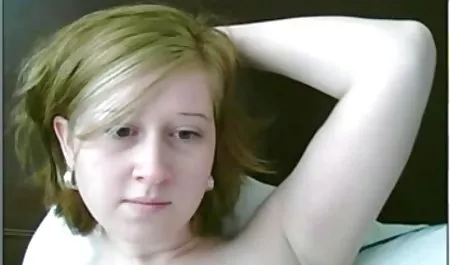 Europea chica con gafas jovensitaschichonas vio la mierda de todas las alegrías de culo