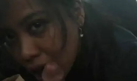 Joven morena con inicia en la mañana con cama de chichonas viejas sexo