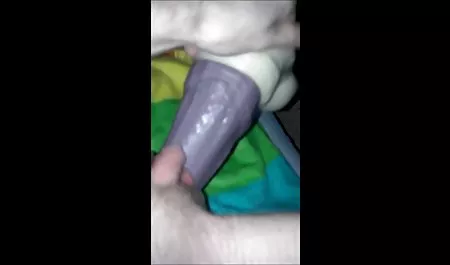 Joven chichonas penetradas se folla lentamente en la vagina grande