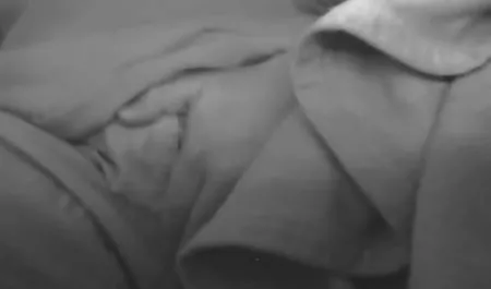 Una mega culonas y chichonas señora gorda con tetas grandes naturales sana Frank solo en el dormitorio, sobre la cama