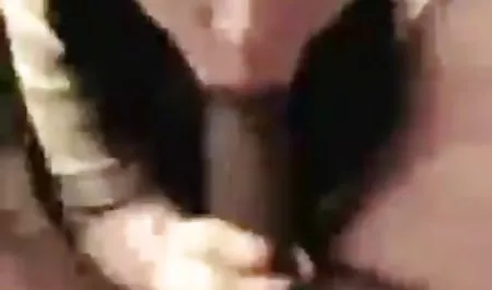 Joven chica Asiática con cáncer de chichonas videos xxx hijos de puta fuera de la ventana, con el levantamiento de la falda corta