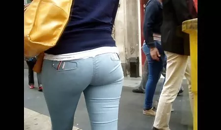 Delgada morena con grandes tetas chupar y follar tetonas y chichonas a hacer la vertical alternativamente buena