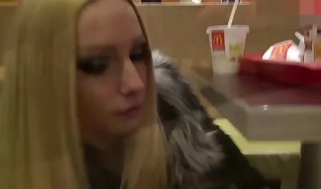 Educado rubia le gusta el sexo anal con dos muchachitas chichonas hombres