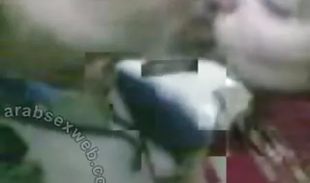 Chica sexo con chichonas xxx tu pareja en una cama blanda