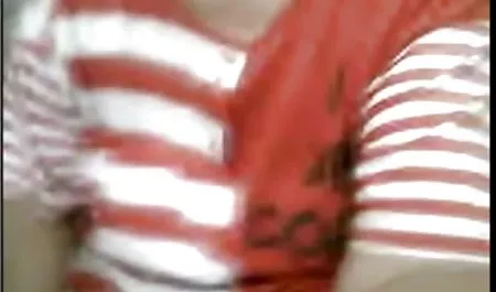 La chica meta posiciones Yoshikawa con grandes tetas de colegialaschichonas mayo