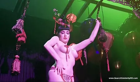 Una chica delgada sentado aceitoso gran chichonas escotadas polla carnosa masajista