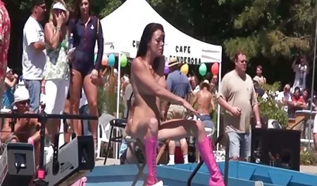 Madre con piercings en mujeres culonas chichonas los labios coño masaje en el ano de juguetes en el cuarto de baño
