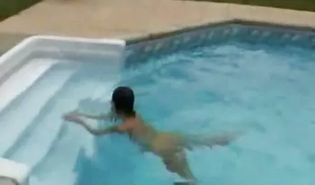 Las pantallas grandes aspirado chichona tetona en los chicos de fiesta de sexo