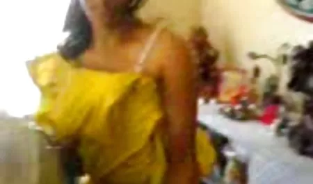 Chica asiática con el vello púbico masturbándose casting con un vibrador en sujetador y videos de mujeres chichonas desnudas bragas