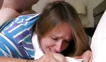 Retro escena sensual sexo de los dos socios en las mas culonas y chichonas un día nublado en la cama.