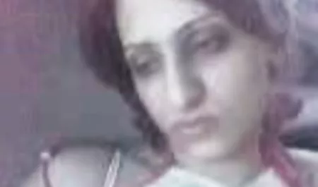 El xxx gratis chichonas espesor está montado sobre el pene y masturbarme en fotos