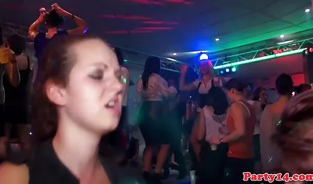 Chica experimentar la doble penetración y se entusiasmó con el videos chichonas xxx culo de mierda agujeros