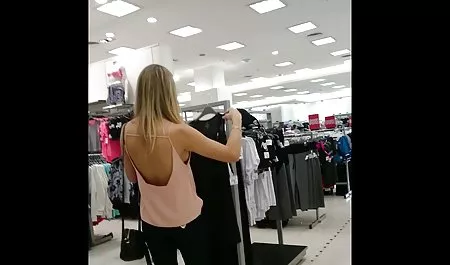 Morena con la elástica de los rollos en la cama, anal chicas chichonas y culonas fisting involucrados