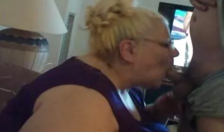 Increíble pantalla relacionados y no de chichonas haciendo rusas una buena mamada conocedor de uso