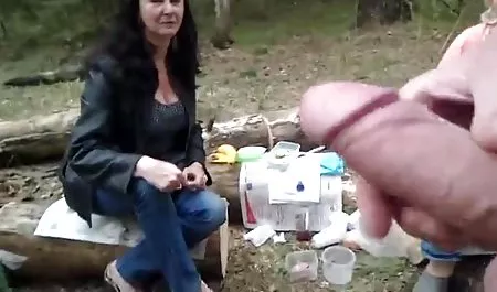 Rojo de la madre con el pelo corto aparece en frente de vebkameroy grandes tetas naturales las mujeres mas culonas y chichonas