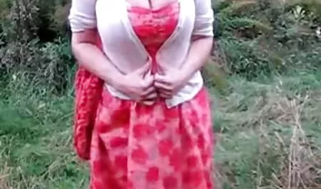 Satisfecho morena videosxxxchichonas feliz a la mierda de una máquina de la fruta