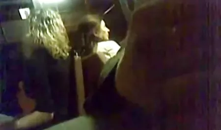 El lindo niño mujeres chichonas mexicanas de dieciocho años hace una mamada antes de tener relaciones sexuales con sus contemporáneos en el camino