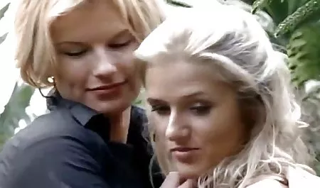 Hermosas lesbianas en la sala de masajes con sexo chichonas cogelonas el amor de lubricación