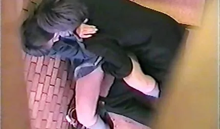 Jovencita follada en la garganta polla a la espera de su amante, mujeres chichonas sexis
