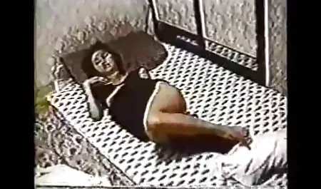 Joven madre Sexo con doble penetración chichonas tube en el camino