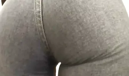 Con grandes tetas naturales, enorme polla chichonas gratis y el coño que ver