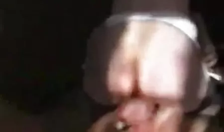Joven esposa enseñando sus grandes tetas videos de chichonas caseros naturales amateur-acercamiento a la cámara