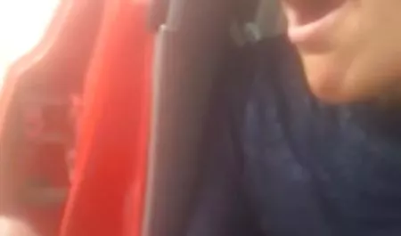 Joven con tetas pequeñas tiene el chichonas tocandose fisting lesbiana sexo