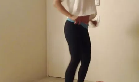 Sensual rubia se mujeres culonas chichonas folla a través del agujero en los calcetines con gran polla