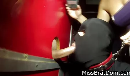Emocional chica videos pornos caseros de chichonas con experiencia de la mano y el puño de su pareja parece