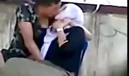 Hermoso culo de la chica xxx chichonas culonas está dispuesta a darle una oportunidad a la nueva amante