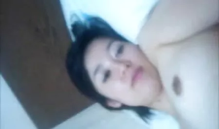 Jugar con los sentimientos de un hombre joven para que ella chicas desnudas y chichonas folla