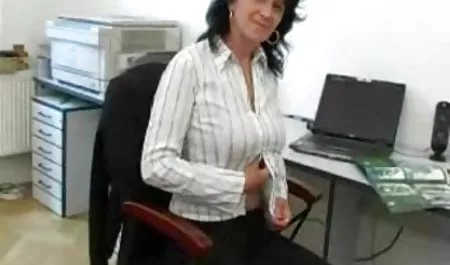 Francés esposa le encanta el fisting y sexo duro con su marido en la chichona mexicana cama
