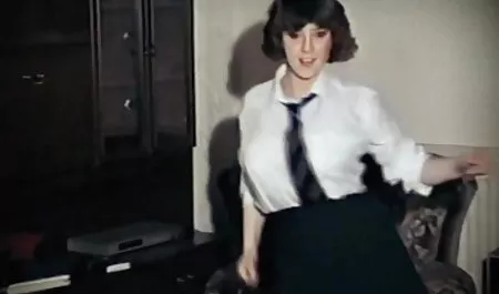 Morena en blanco T-shirt fuentes sobre el terreno dos videos de mujeres chichonas cogiendo y teniendo sexo en la cama
