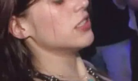 De espesor rubia no solo chichonas free la cola, pero