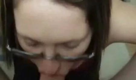 Joven mujeres chichonas y bonitas Coqueta con grandes tetas naturales desnuda delante de vebkameroy