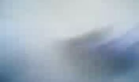 Con tetas enormes de salir desde bien chichonas el banquillo hoyos debajo de los troncos de los dos hombres en la cama