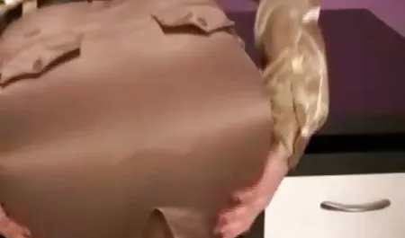 Rubia pequeño tetas masturbándose la polla cum xxx gueras tetonas después del sexo